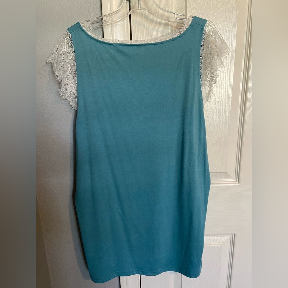 Doesn’t Fit Anymore And Barely Worn Probably Less… - image 3